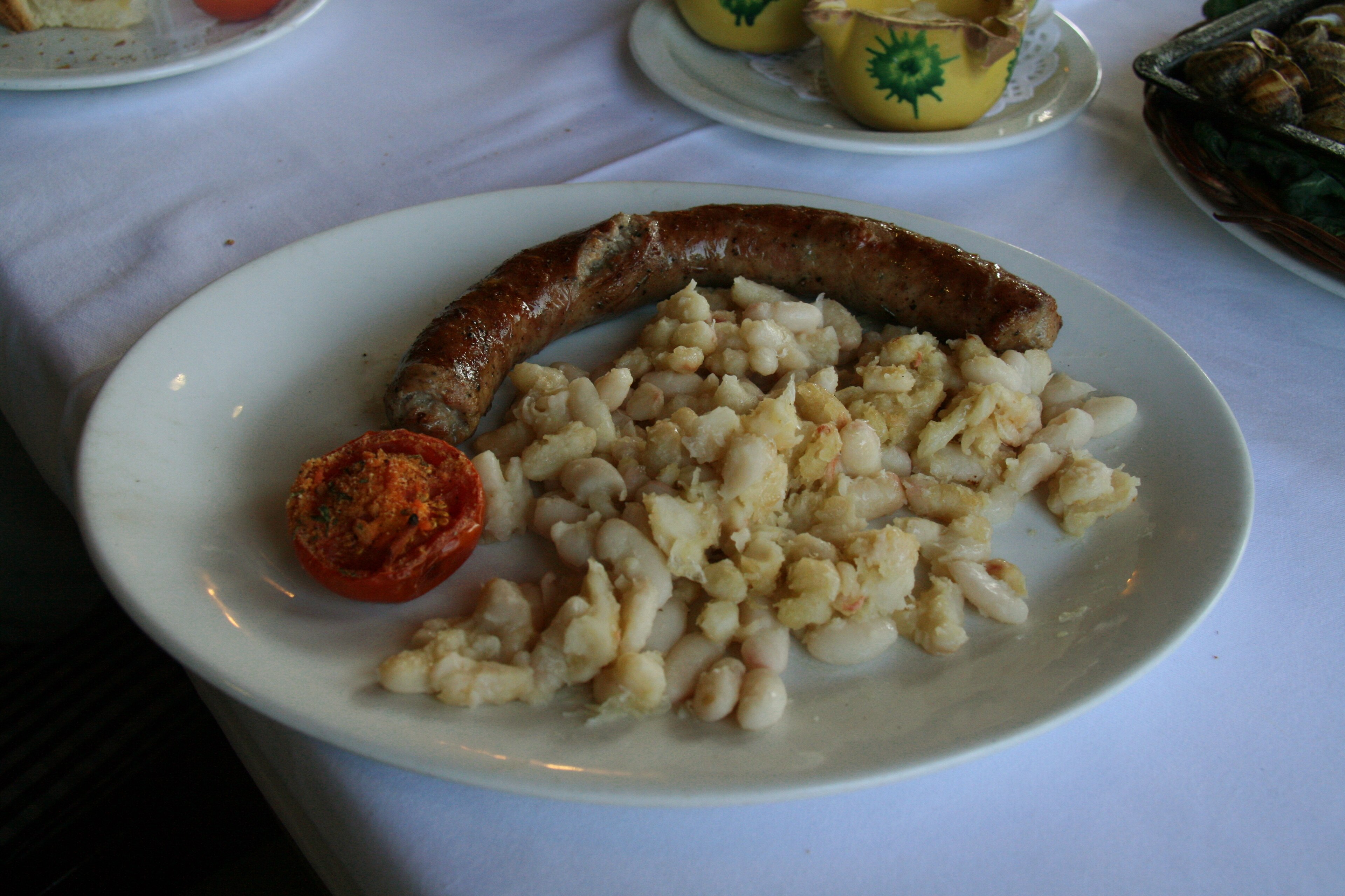 Butifarra amb seques - By Tamorlan - Own work, CC BY 3.0, https://commons.wikimedia.org/w/index.php?curid=9054497.