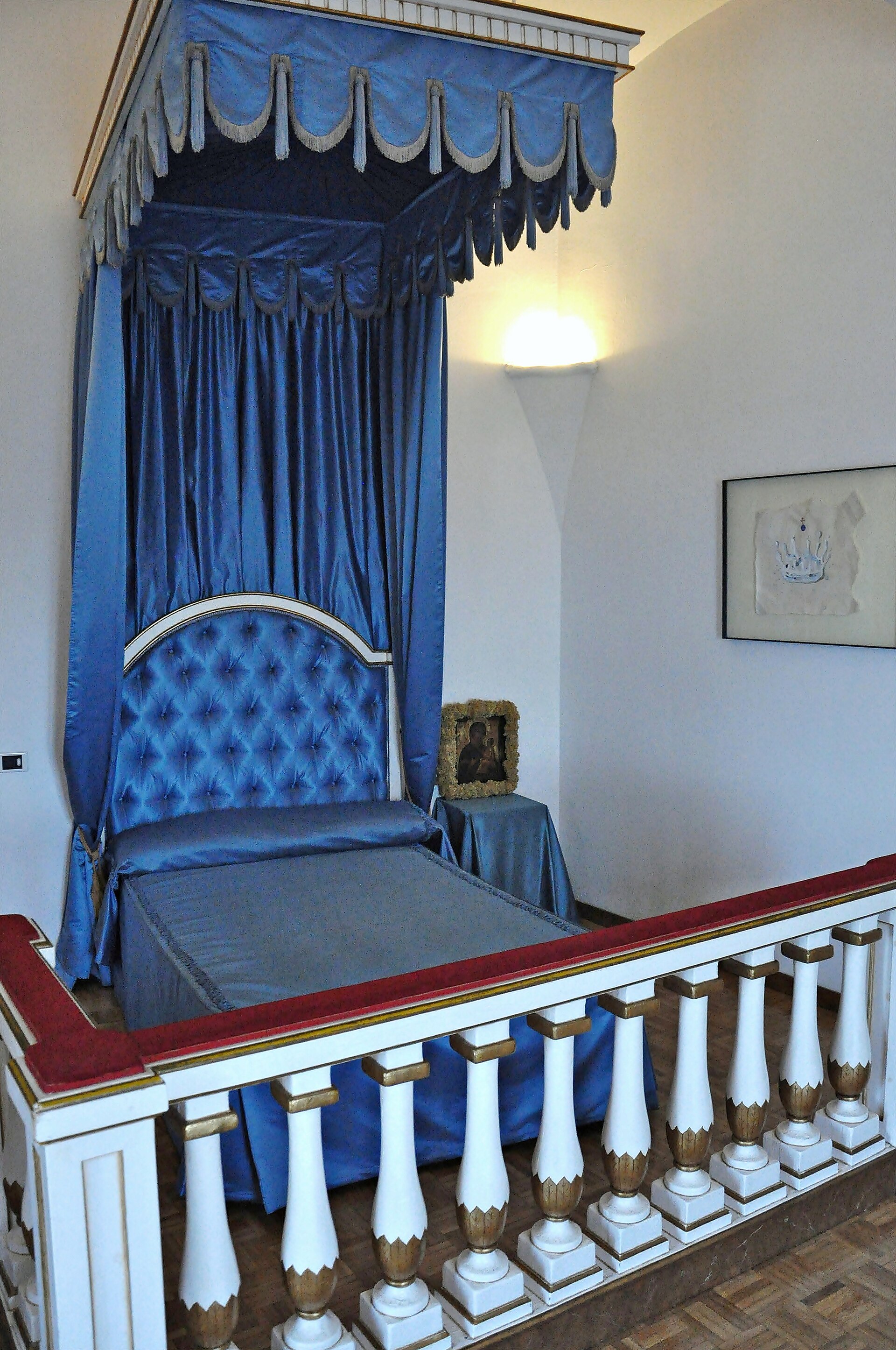 Cama de Gala - By Alberto-g-rovi - Own work, CC BY-SA 3.0, https://commons.wikimedia.org/w/index.php?curid=27866351.