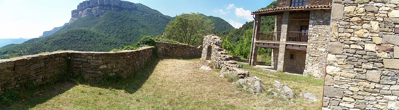 Perspectiva desde Rupit i Pruit - By sito.rm, CC BY-SA 3.0, https://commons.wikimedia.org/w/index.php?curid=53635474.