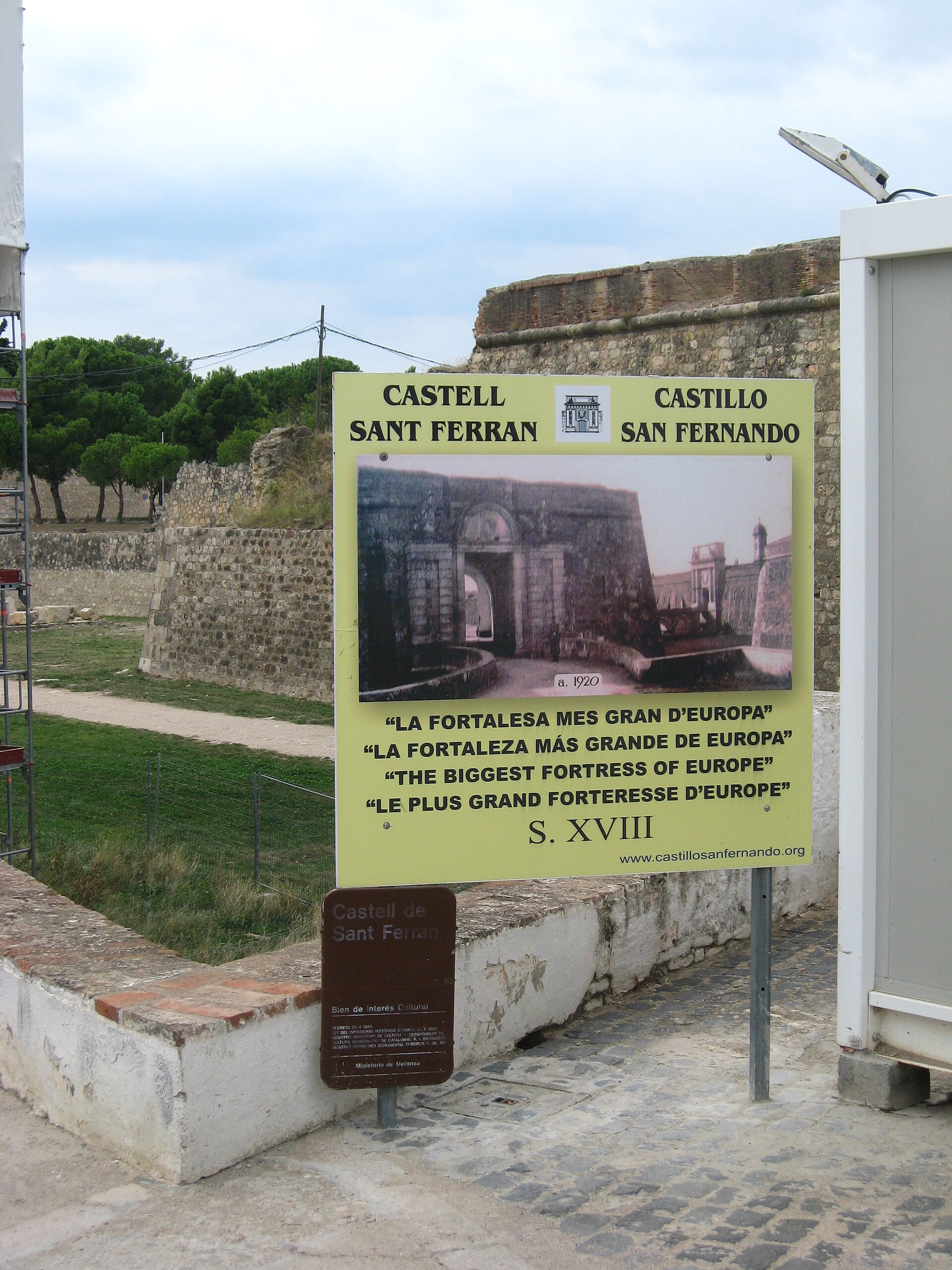 Detalle en el Castillo - By Gordito1869 - Own work, CC BY 3.0, https://commons.wikimedia.org/w/index.php?curid=11602138.
