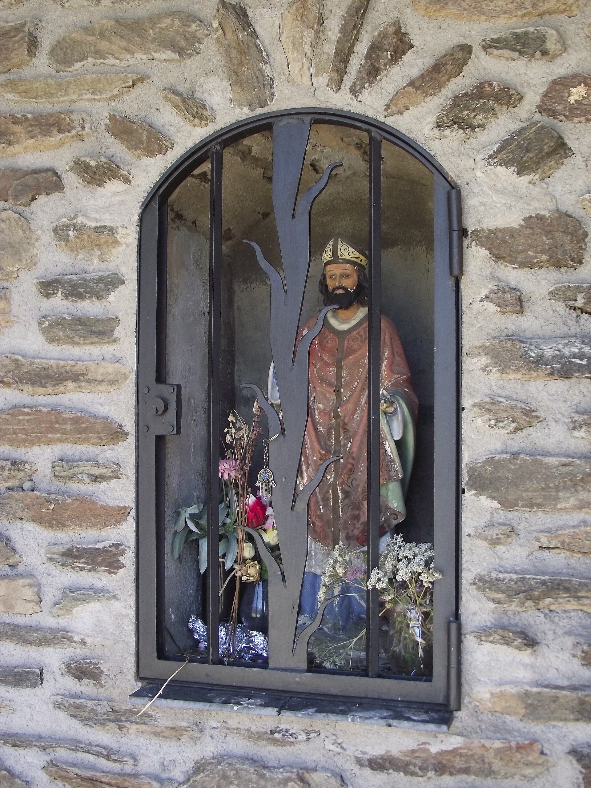 Capilla de Sant Sadurní (Meranges) - By Herodotptlomeu - Own work, CC BY-SA 4.0, https://commons.wikimedia.org/w/index.php?curid=92998243.