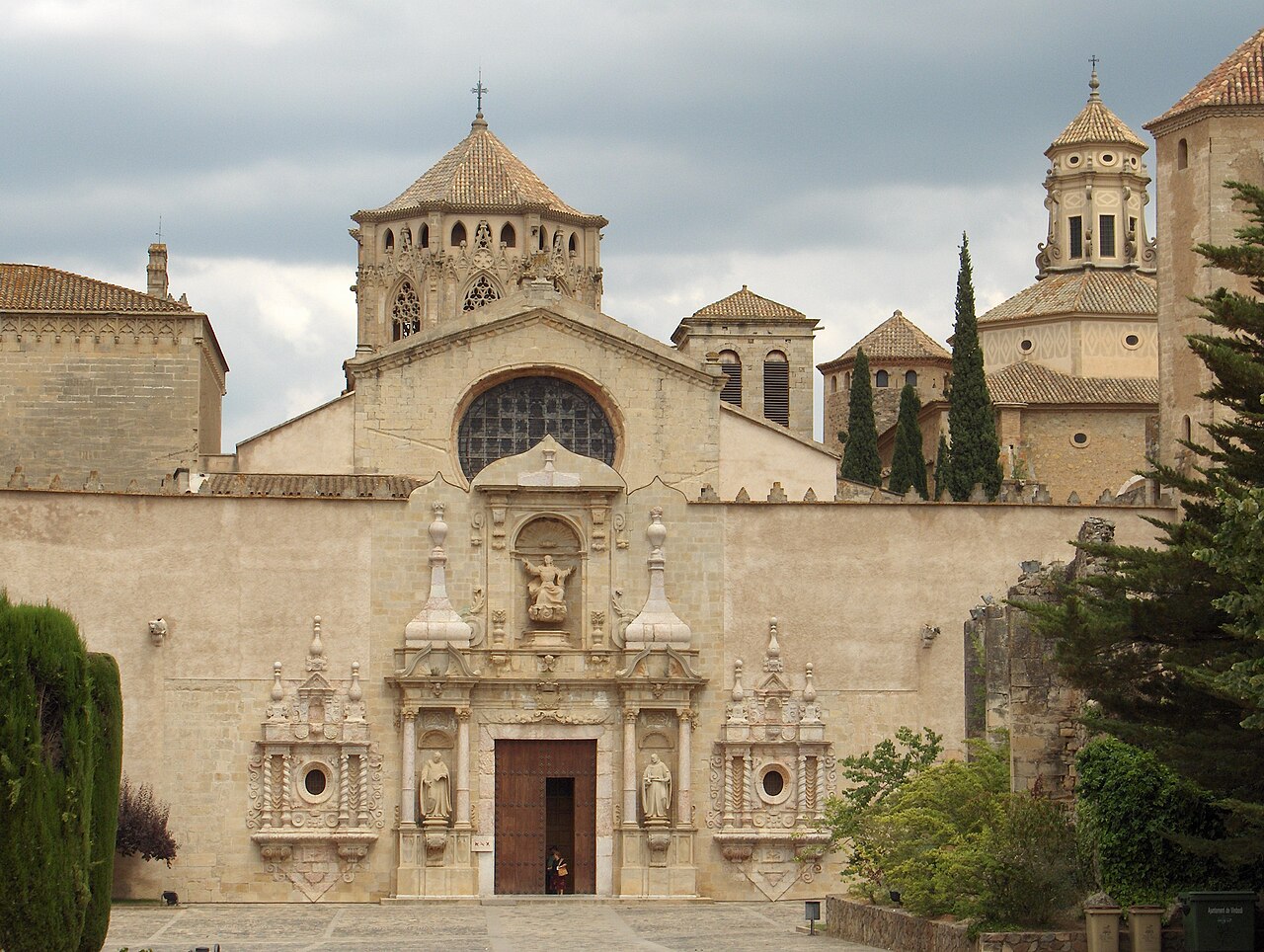 Monasterio de Poblet: historia, arquitectura y guía completa.