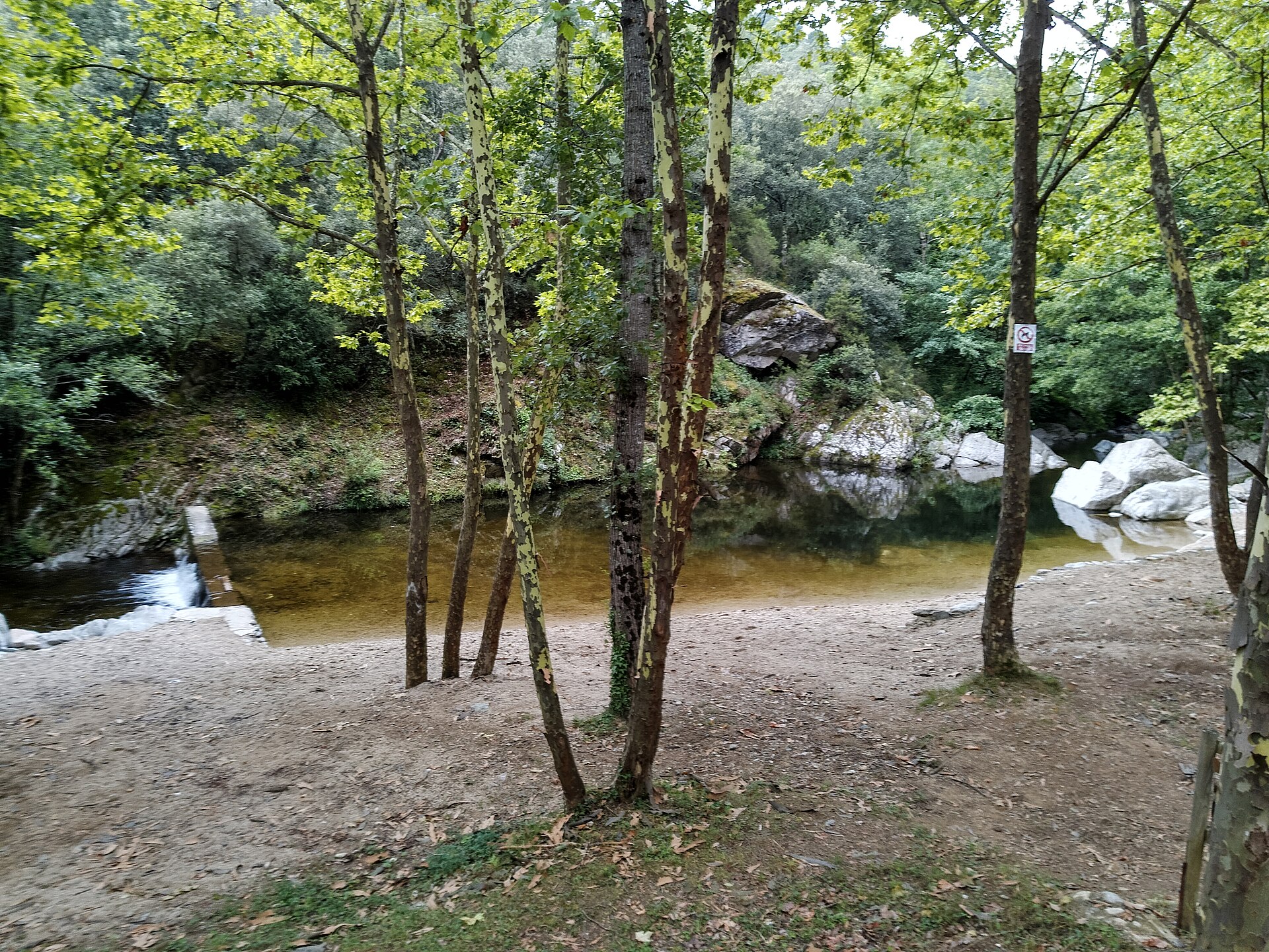 Gorga de les dones, Massís de les Salines - Equipo de Gas Mountain, CC BY-SA 4.0 , via Wikimedia Commons.