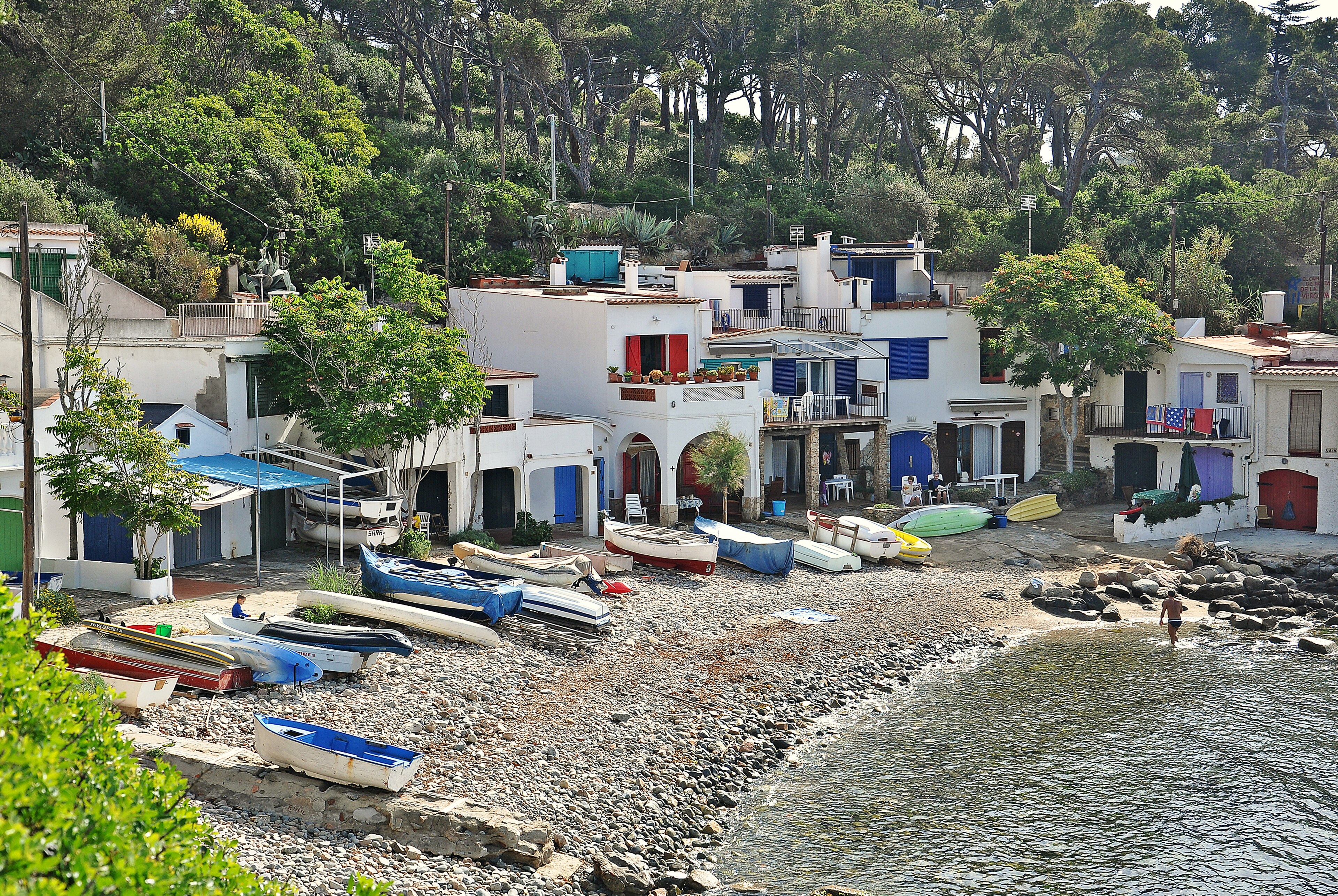 Cala Salguer - Alberto-g-rovi, CC BY-SA 4.0 , via Wikimedia Commons.