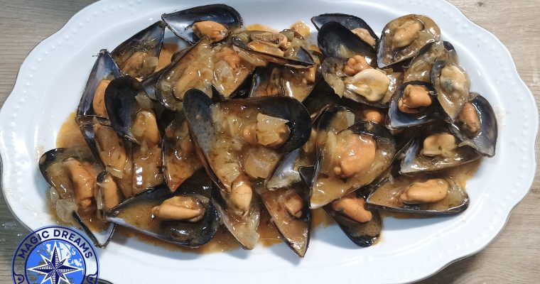 Mejillones en Salsa Picante.