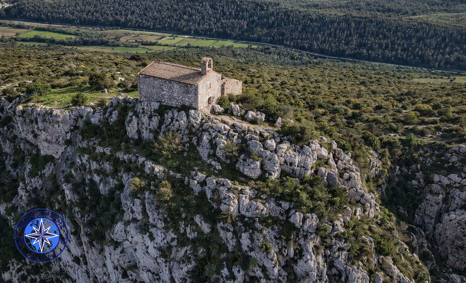 Albanyà y Terrades: Gorgues de la Muga, el Santuario de la Salut y Santa Magdalena.