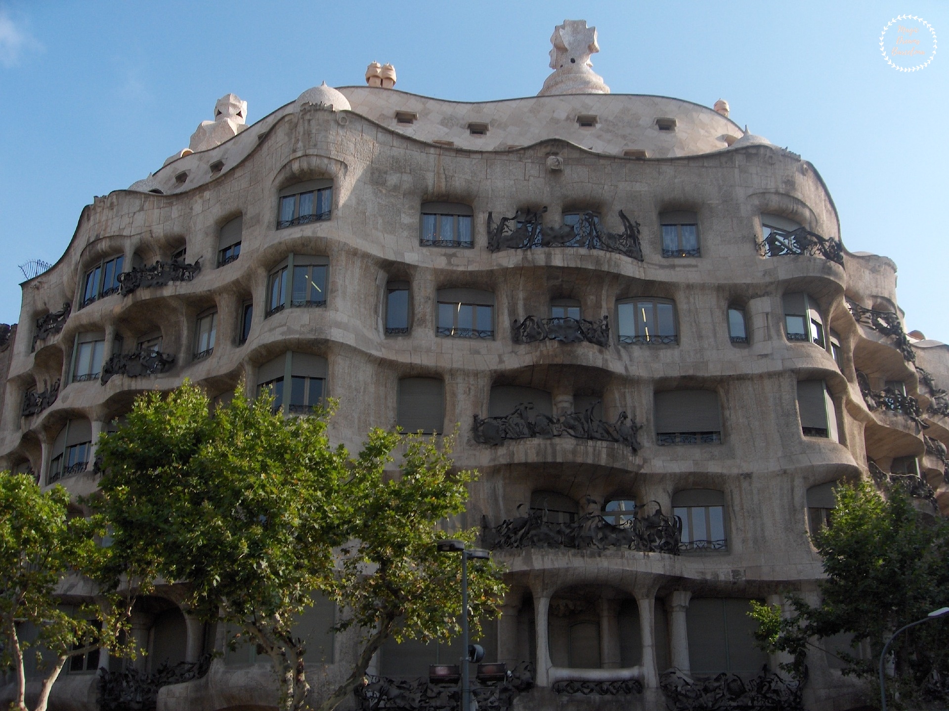 La Pedrera-Casa Milà de Antoni Gaudí.