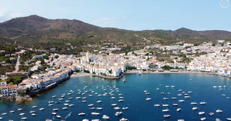 CADAQUÉS, LA CUNA DE LA LUZ – PEQUEÑA GUÍA.