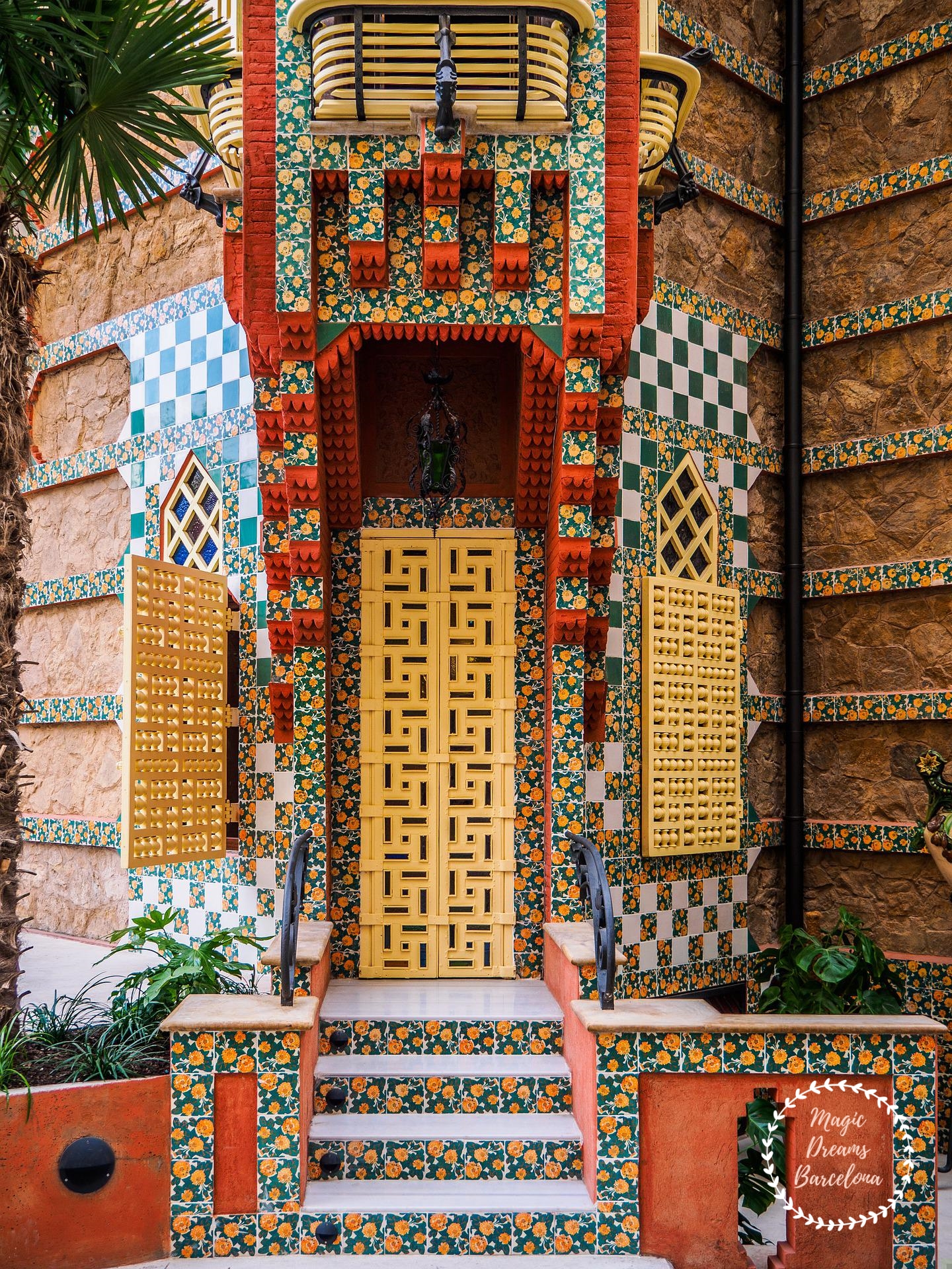 Detalle exterior de la Casa Vicens de Antoni Gaudí.