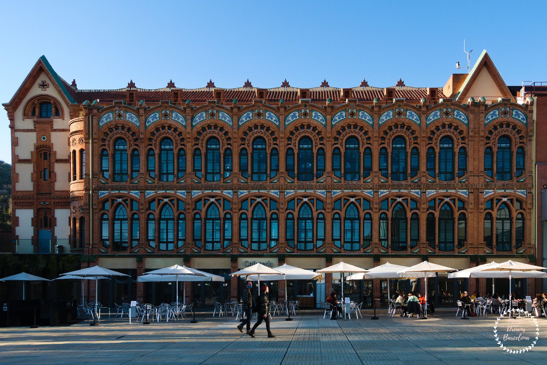 Detalle exterior del CosmoCaixa.