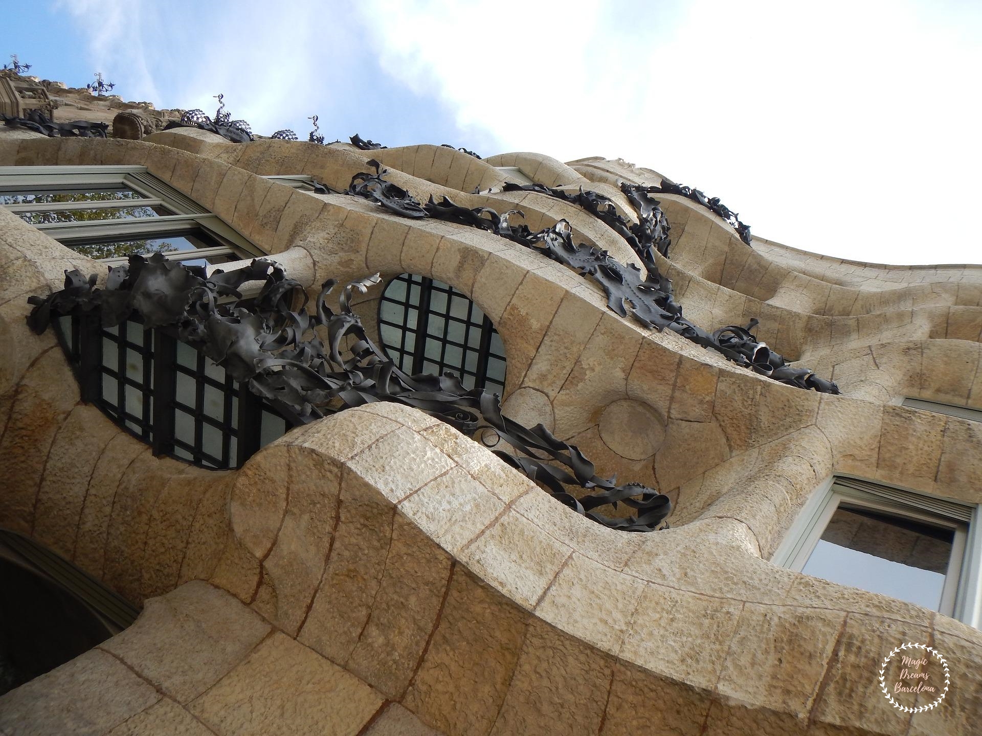 Detalle exterior en la Pedrera-Casa Milá de Antoni Gaudí.