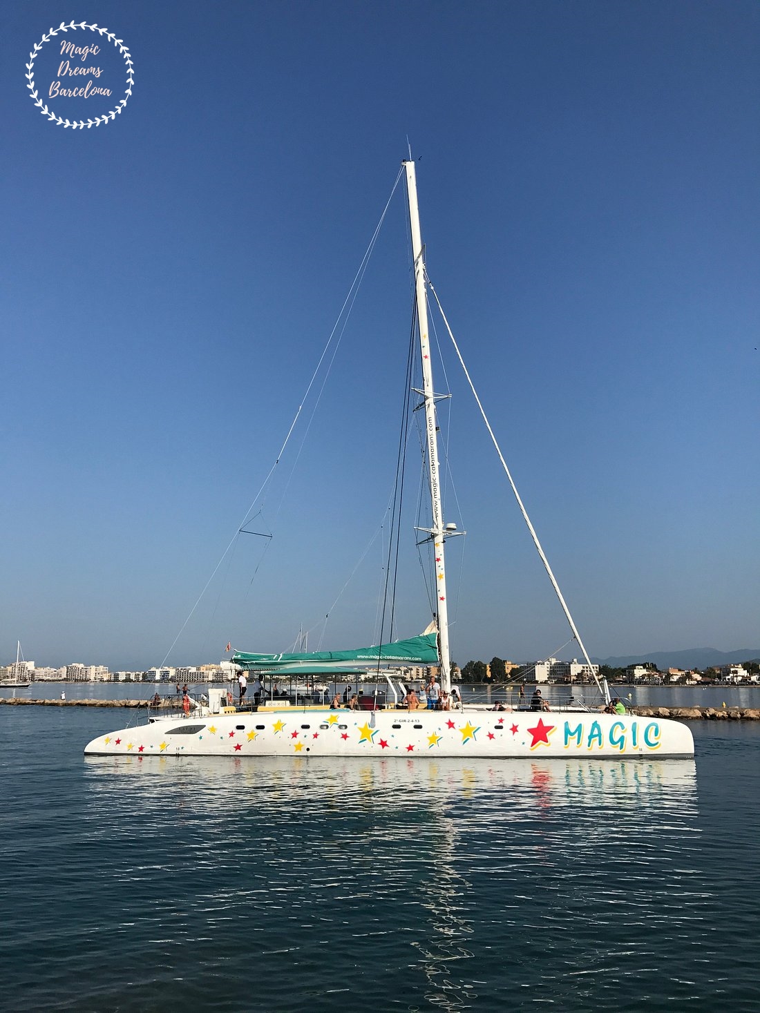 Catamarán Magic Roses.