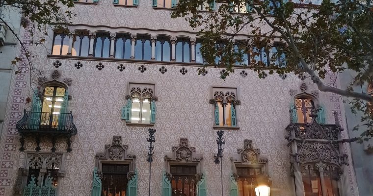 Casa Amatller Barcelona: Modernist Masterpiece, History & Chocolate Experience.