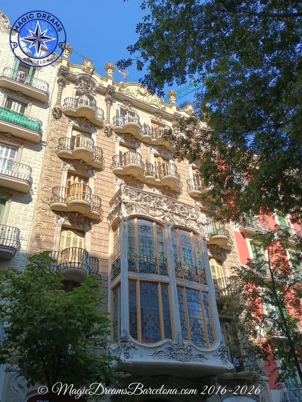 Casa Sala-Cairó: A Hidden Modernist Gem on Enric Granados Street.